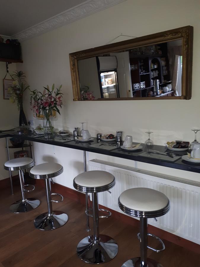 Goldendawn Guest House Citywest Eksteriør billede